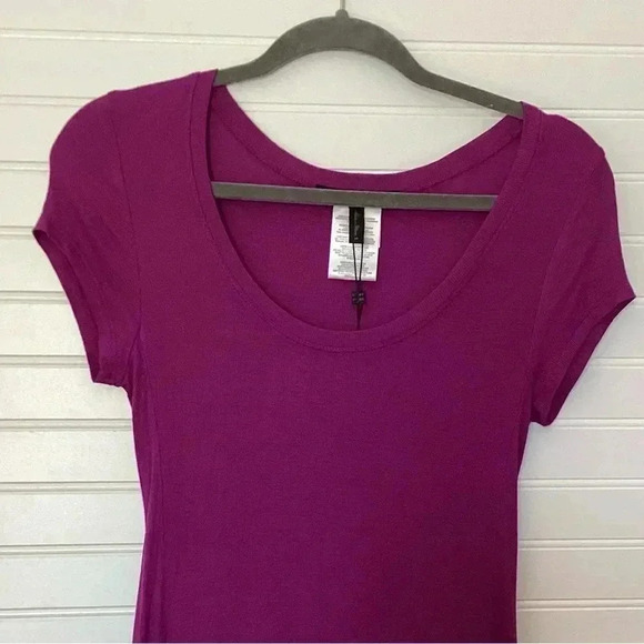 BCBGMaxAzria. NWT Womens Medium 
Purple Donesa Ribbed Hem High & Low Maxi Dress - Picture 5 of 14